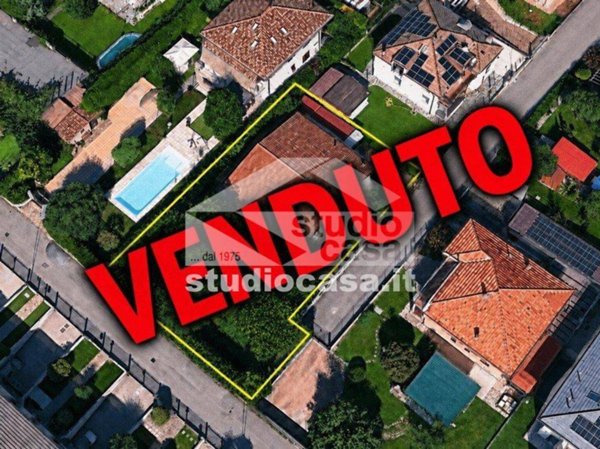 casa indipendente in vendita a Treviolo in zona Curnasco