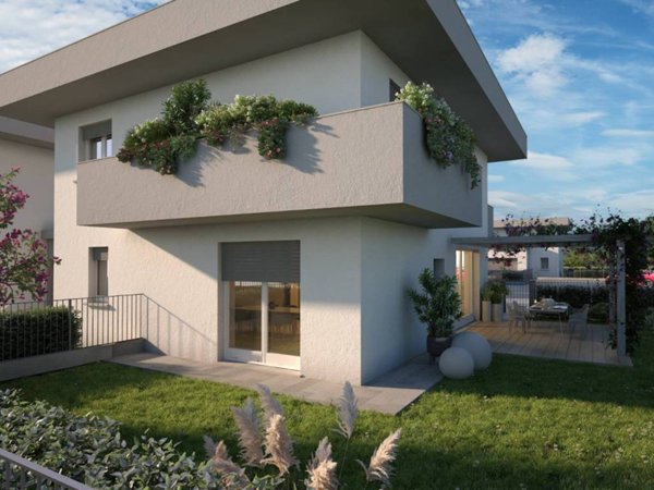 casa indipendente in vendita a Treviolo in zona Albegno