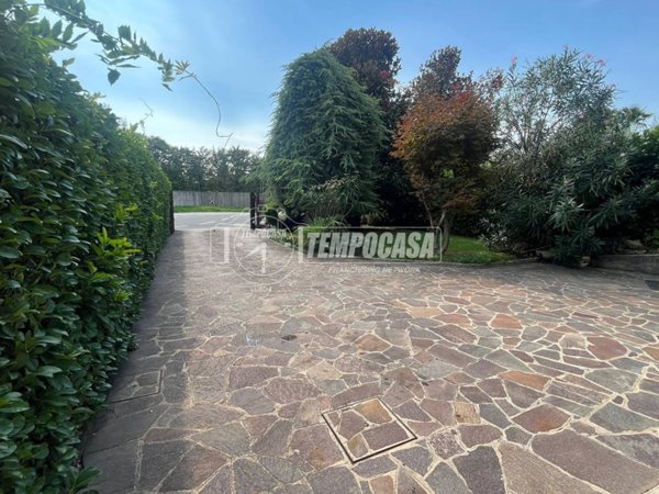 casa indipendente in vendita a Treviolo in zona Albegno