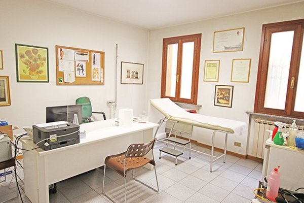 ufficio in vendita a Treviolo in zona Albegno