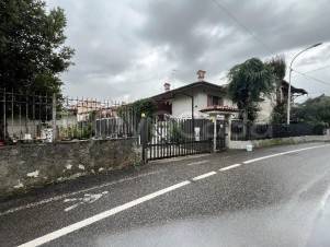 negozio in vendita a Treviolo in zona Albegno