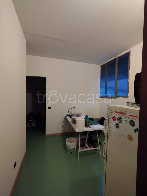 locale commerciale in vendita a Treviolo in zona Curnasco