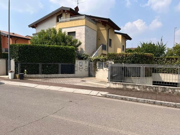 appartamento in vendita a Treviolo in zona Albegno