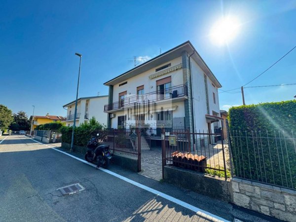 casa indipendente in vendita a Treviolo in zona Curnasco
