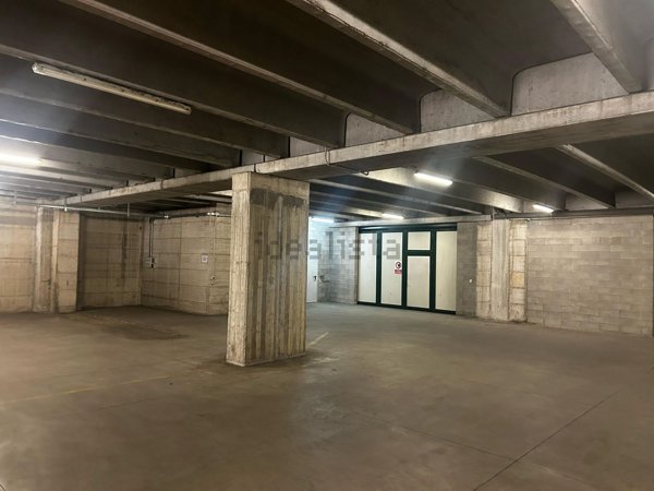locale di sgombero in vendita a Treviolo in zona Albegno