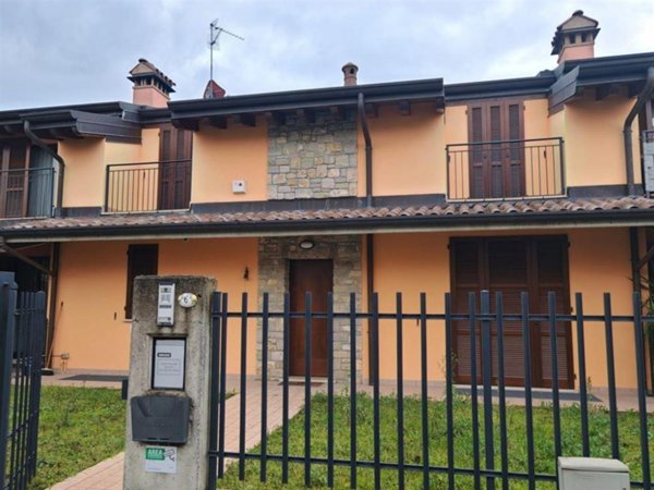 villetta a schiera in vendita a Treviolo in zona Curnasco