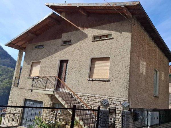 appartamento in vendita ad Ubiale Clanezzo in zona Clanezzo