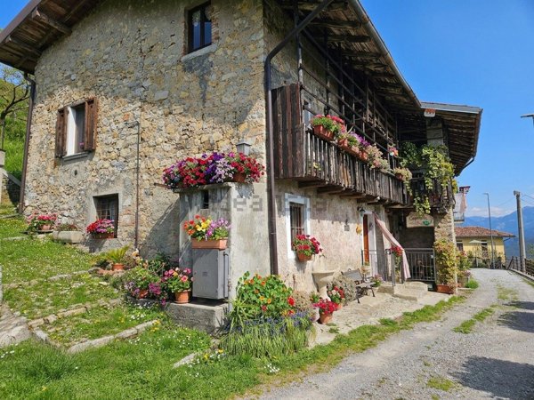 casa indipendente in vendita ad Ubiale Clanezzo in zona Clanezzo