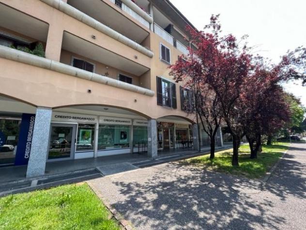 negozio in vendita ad Urgnano