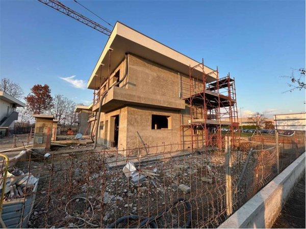 casa indipendente in vendita ad Urgnano