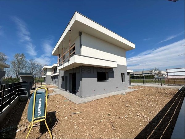 casa indipendente in vendita ad Urgnano