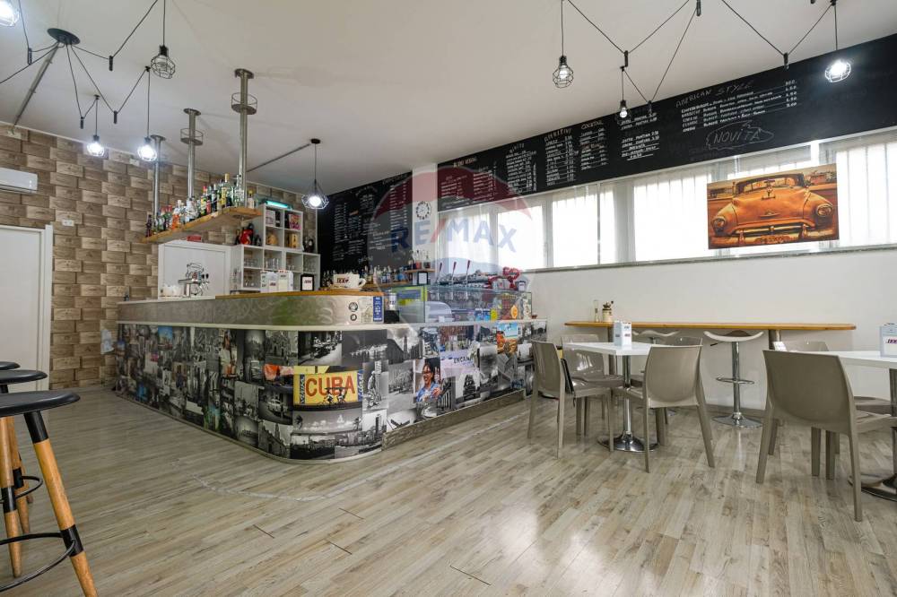 negozio in vendita ad Urgnano