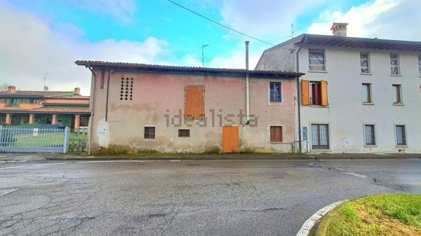 esavano in vendita ad Urgnano in zona Basella