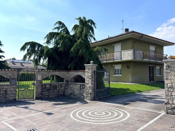 casa indipendente in vendita ad Urgnano