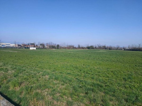 terreno agricolo in vendita ad Urgnano