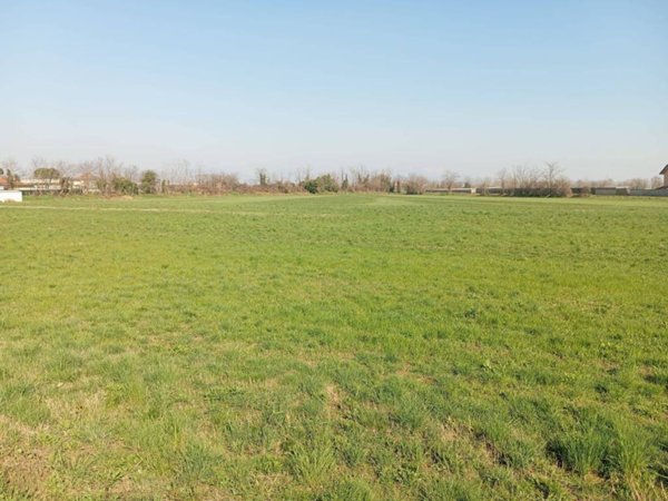 terreno agricolo in vendita ad Urgnano