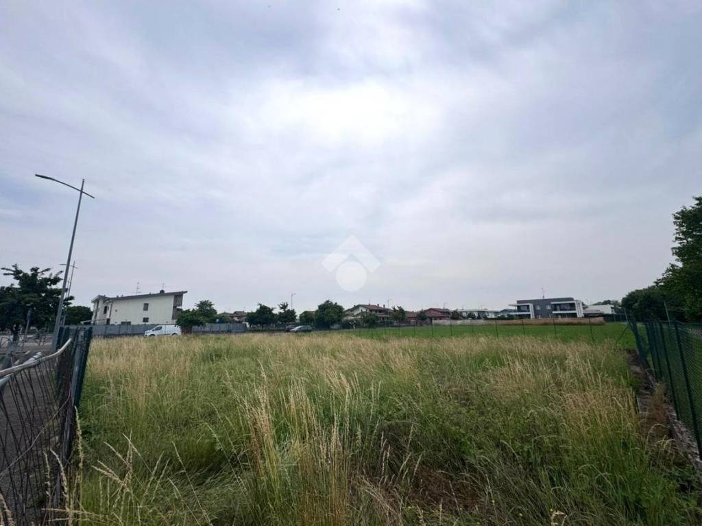 terreno edificabile in vendita ad Urgnano