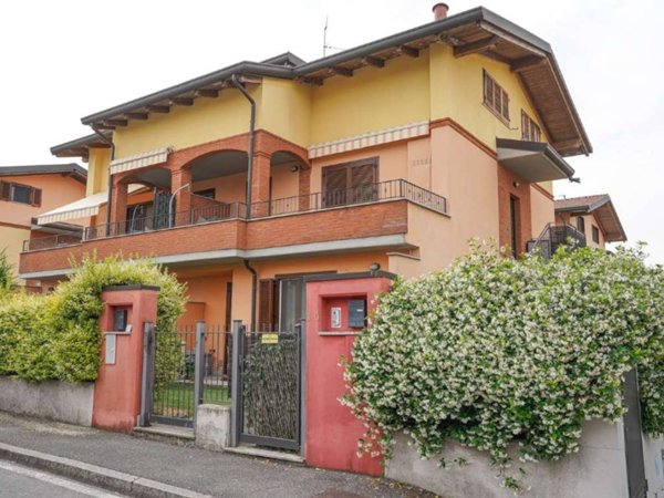 appartamento in vendita ad Urgnano in zona Basella