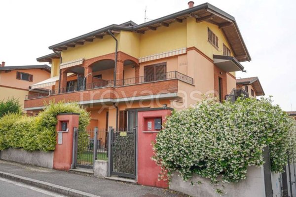 appartamento in vendita ad Urgnano in zona Basella
