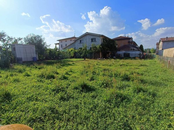 casa indipendente in vendita ad Urgnano in zona Basella