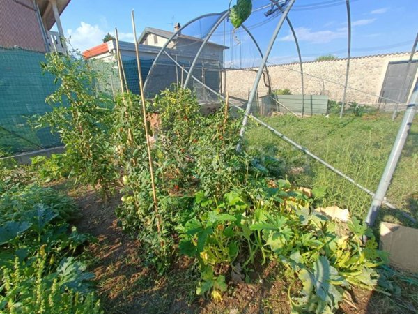 appartamento in vendita ad Urgnano in zona Basella