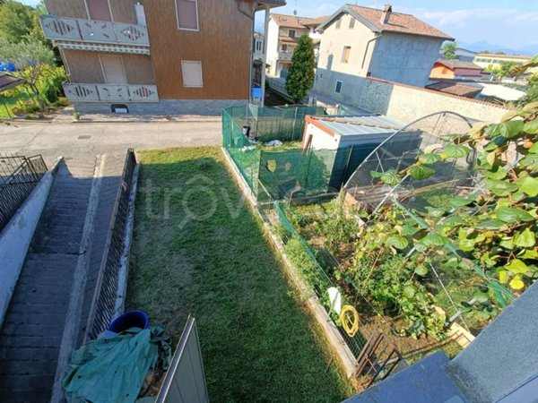appartamento in vendita ad Urgnano in zona Basella
