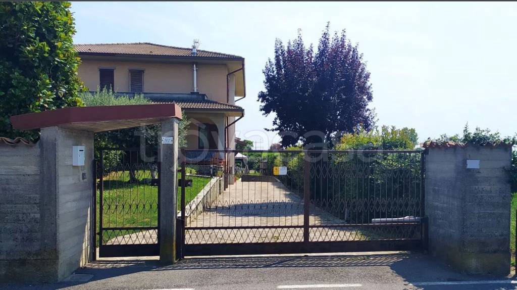 bifamiliare in vendita ad Urgnano
