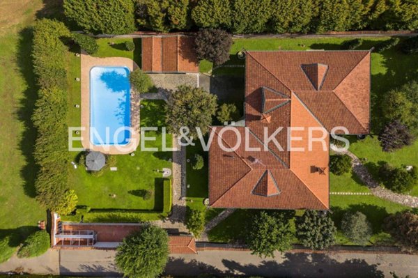 casa indipendente in vendita ad Urgnano in zona Basella