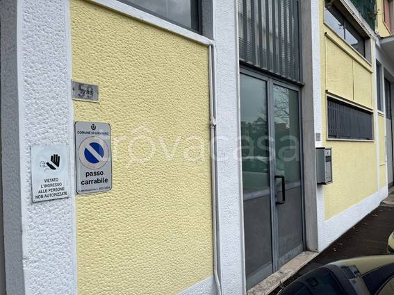 negozio in vendita ad Urgnano