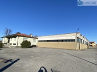 negozio in vendita ad Urgnano