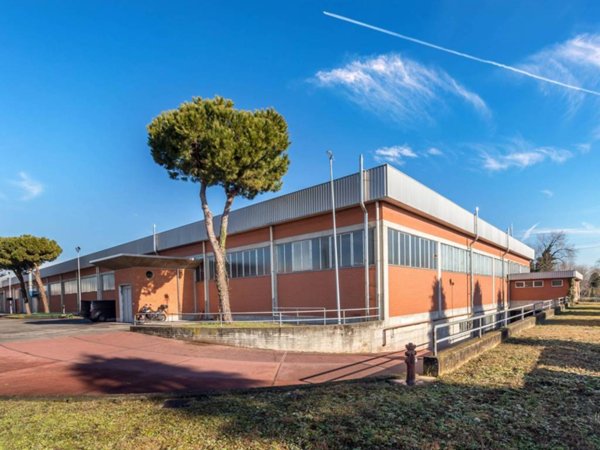 locale commerciale in vendita ad Urgnano