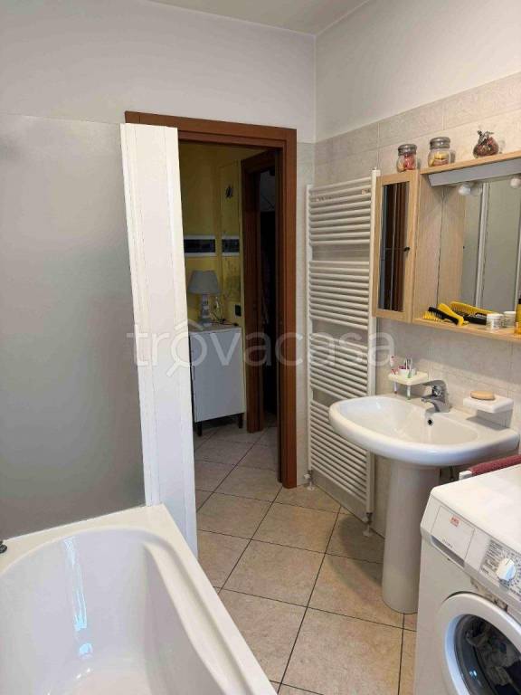 appartamento in vendita ad Urgnano in zona Basella