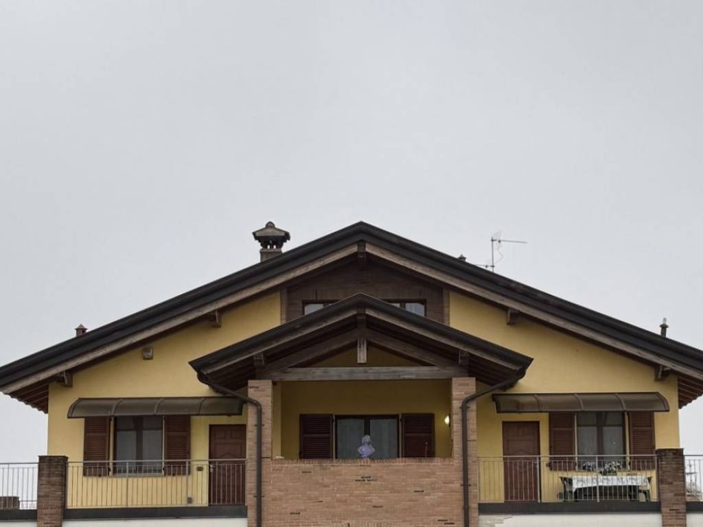 appartamento in vendita ad Urgnano in zona Basella