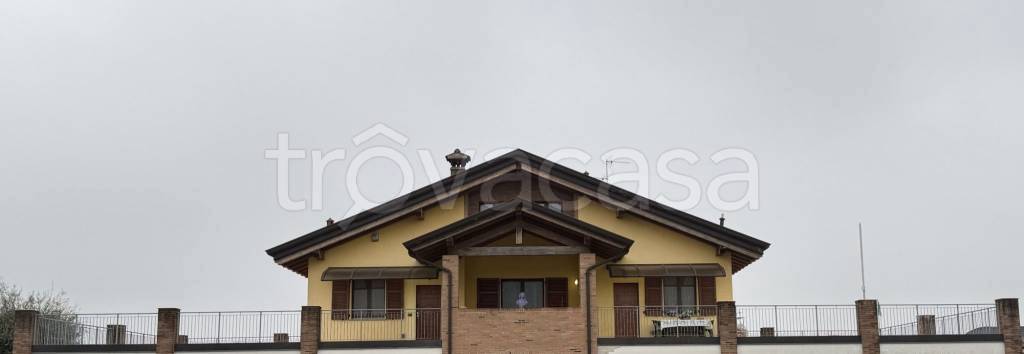 appartamento in vendita ad Urgnano in zona Basella
