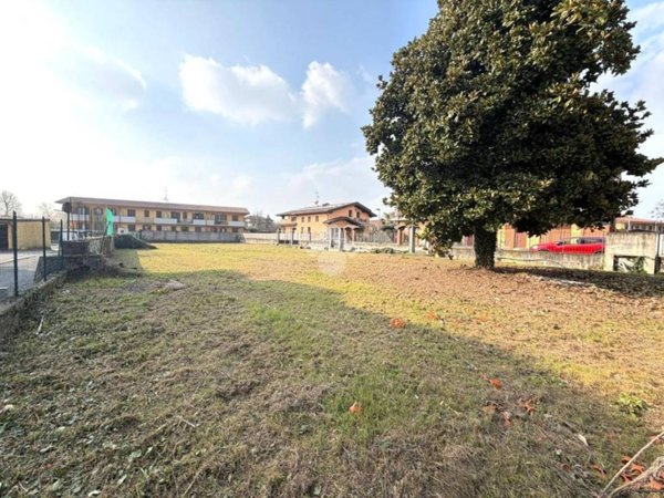 terreno edificabile in vendita ad Urgnano