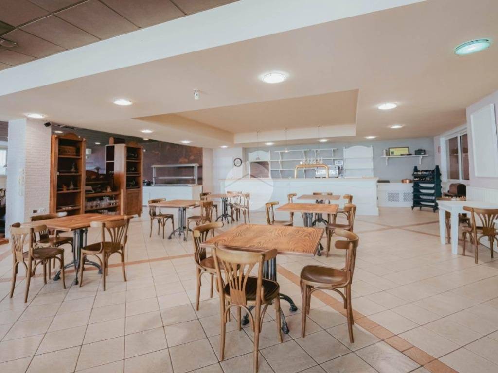 negozio in vendita ad Urgnano