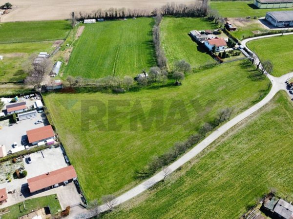 terreno edificabile in vendita ad Urgnano in zona Basella