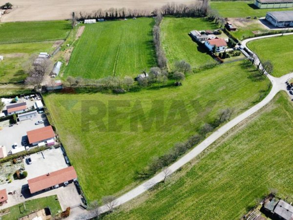 terreno agricolo in vendita ad Urgnano in zona Basella