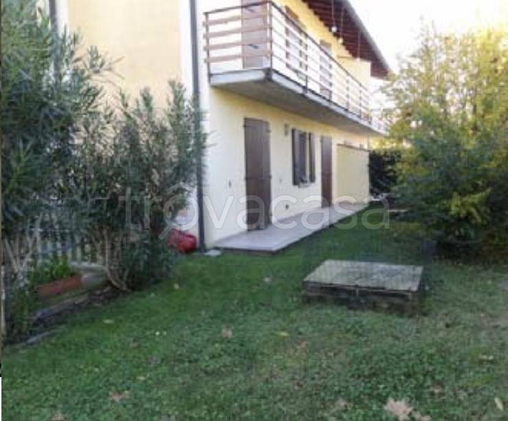 appartamento in vendita ad Urgnano in zona Basella
