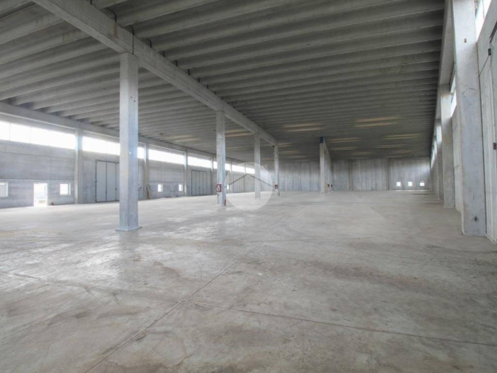 locale commerciale in vendita ad Urgnano