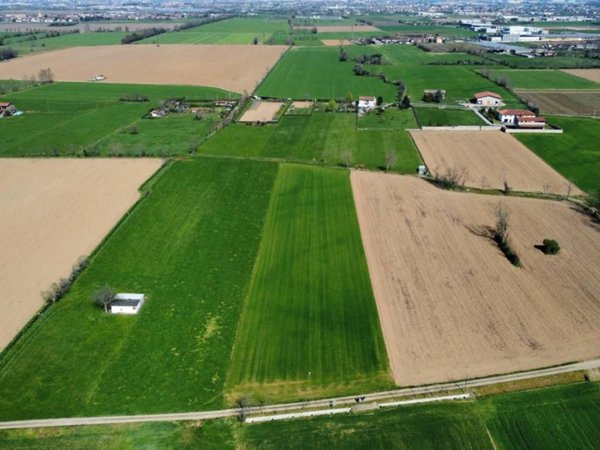 terreno agricolo in vendita ad Urgnano