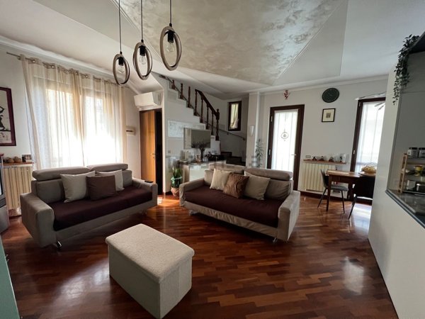 casa indipendente in vendita ad Urgnano
