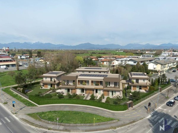 casa indipendente in vendita ad Urgnano in zona Basella