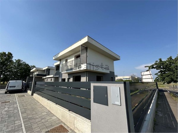 casa indipendente in vendita ad Urgnano