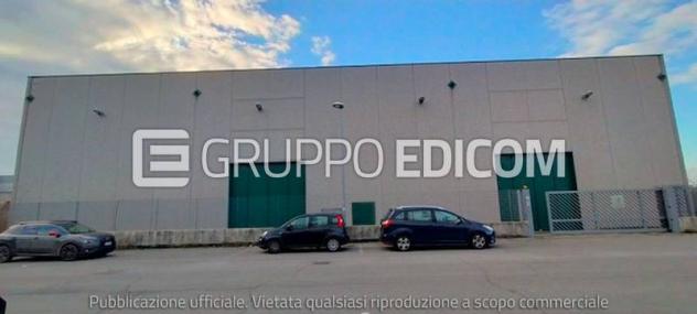 locale commerciale in vendita ad Urgnano