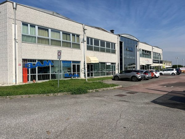ufficio in vendita ad Urgnano