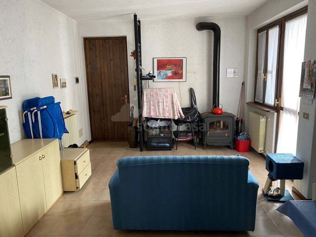 appartamento in vendita a Valbondione in zona Gavazzo