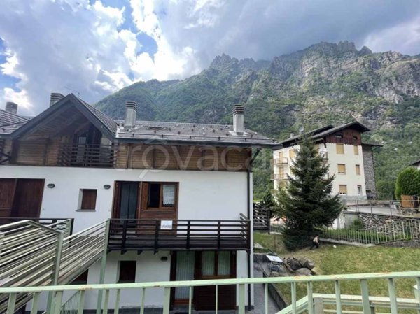 appartamento in vendita a Valbondione in zona Bondione