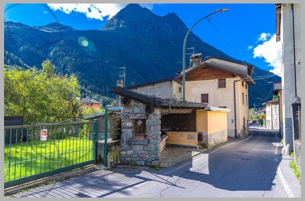 appartamento in vendita a Valbondione in zona Bondione