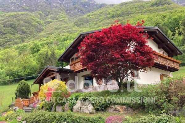 casa indipendente in vendita a Valbondione